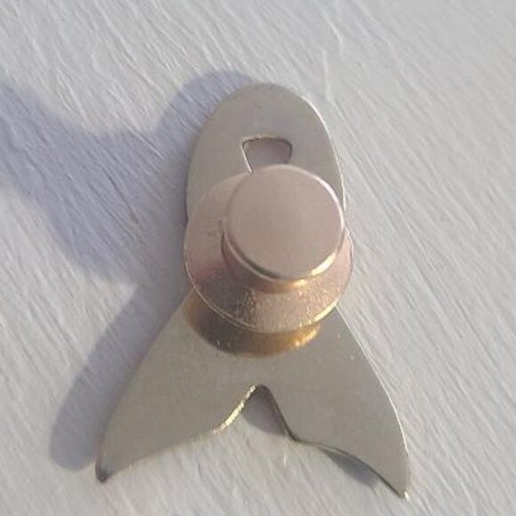 USA Stars And Stripes Cause Ribbon Lapel Pin Tie Tack Brooch - Picture 3 of 4